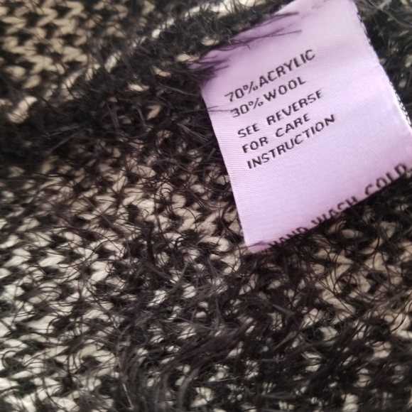 NWOT Michelle Nicole Geometric Women's Sweater - Picture 7 of 8